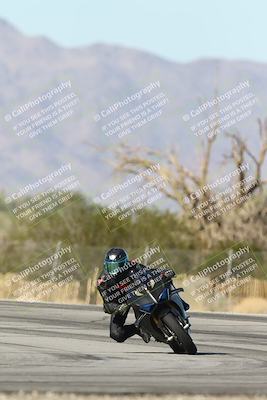 media/Dec-01-2025-Moto Forza (Mon) [[2daa91e15f]]/2-Intermediate Group/Session 3 (Turn 3)/